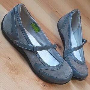 Ahnu Gray Leather Flats
